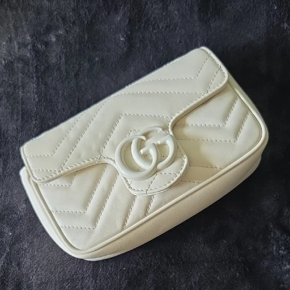 Gucci GG Marmont Flap Matelassé Quilted Marmont Super Mini Bag - Picture 2 of 8